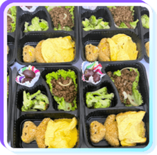 Ground Beef Yakiniku with Omurice Rice & Fresh Grapes